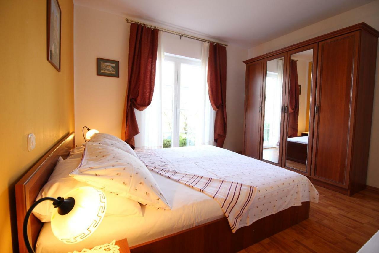 Apartmani Olea Krk Krk Town Exterior foto
